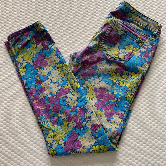 Floral print Aeropostale skinny jeans size 3/4 - Picture 3 of 4
